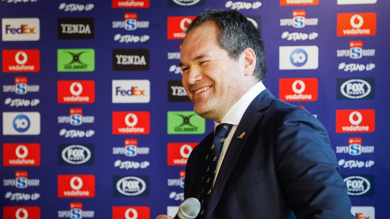 Al nuevo entrenador de los Wallabies, Dave Rennie, le encantaría que un jugador como el astro escolar Joseph Suaalii participe en el rugby australiano a largo plazo
